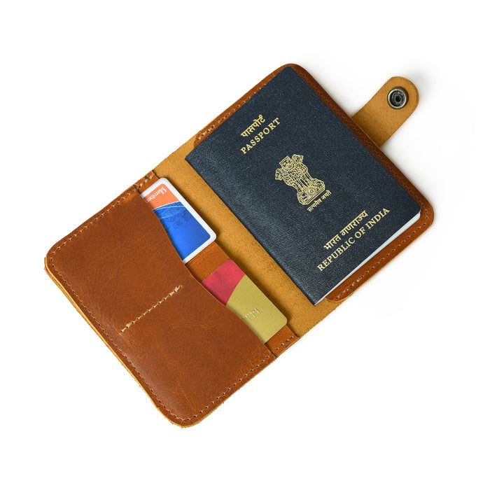 ChicVoyage Passport Sleeve - Tan Brown